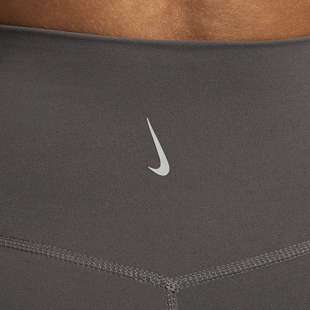 NWT Nike Women's Yoga 7/8 Leggings - Picture 4 of 8